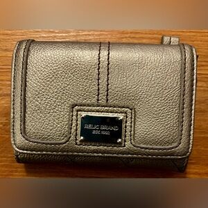 Relic Brand Metallic Gold Wallet Genuine leather Silver hardware Great condition